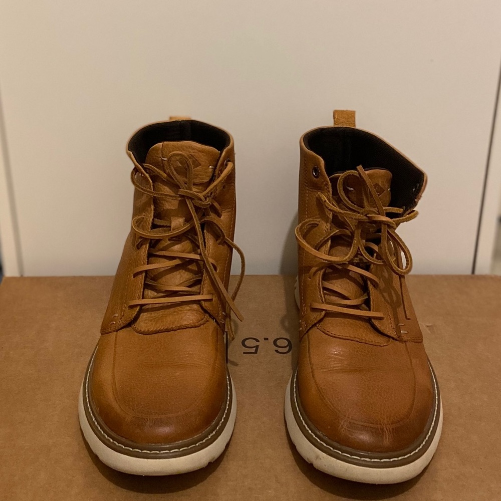 Sperry boot